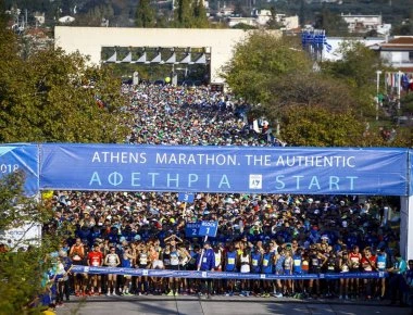 Τσοπάνης και πρόβατα τρέχουν βολίδα την ώρα του Μαραθωνίου - Αποσβολωμένοι οι αθλητές (βίντεο)